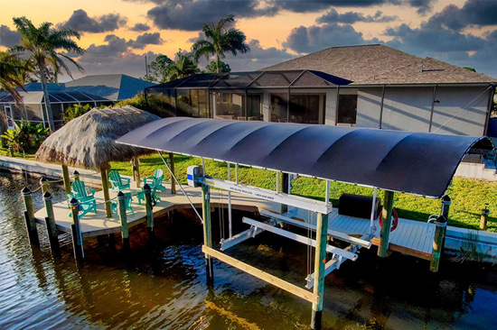 right boat lift image