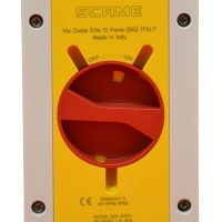 Four pole disconnect controls with the words Scame made in Italy